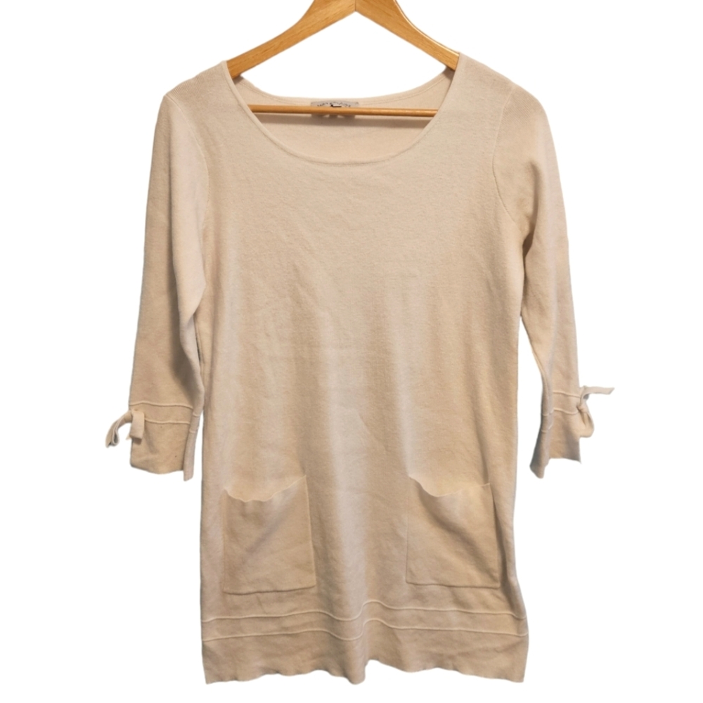 Marie Claire Boutiques Tunic Style Knit Top (Medium)